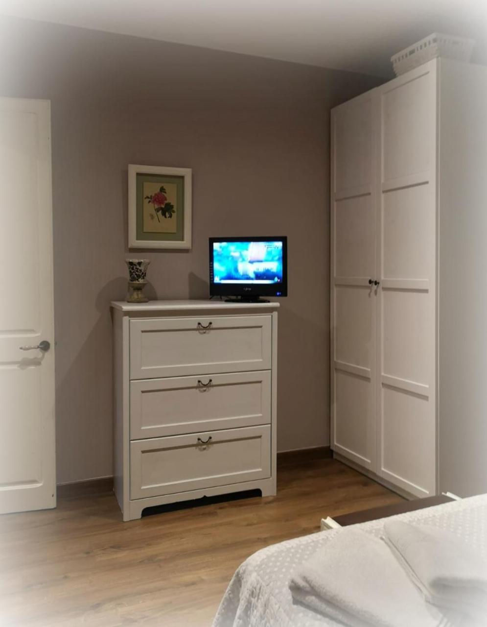 Apartment Sant Francesc โอลอต ภายนอก รูปภาพ